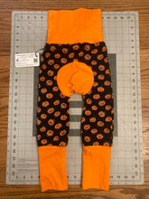 Load image into Gallery viewer, 9mo-3T Halloween Orange Sparkle Pumpkins Maxaloones

