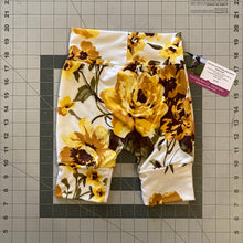 Load image into Gallery viewer, 9mo-3T Floral Flowers Ivory White Yellow Soft DBP Maxaloones
