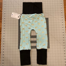 Load image into Gallery viewer, 9mo-3T Foil Bees on Teal Blue Cotton Spandex Maxaloones
